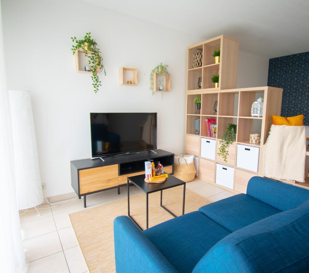 Studio Charmant Cergy Le Haut Au Pied De La Gare ! Parking Prive !アパートメント エクステリア 写真